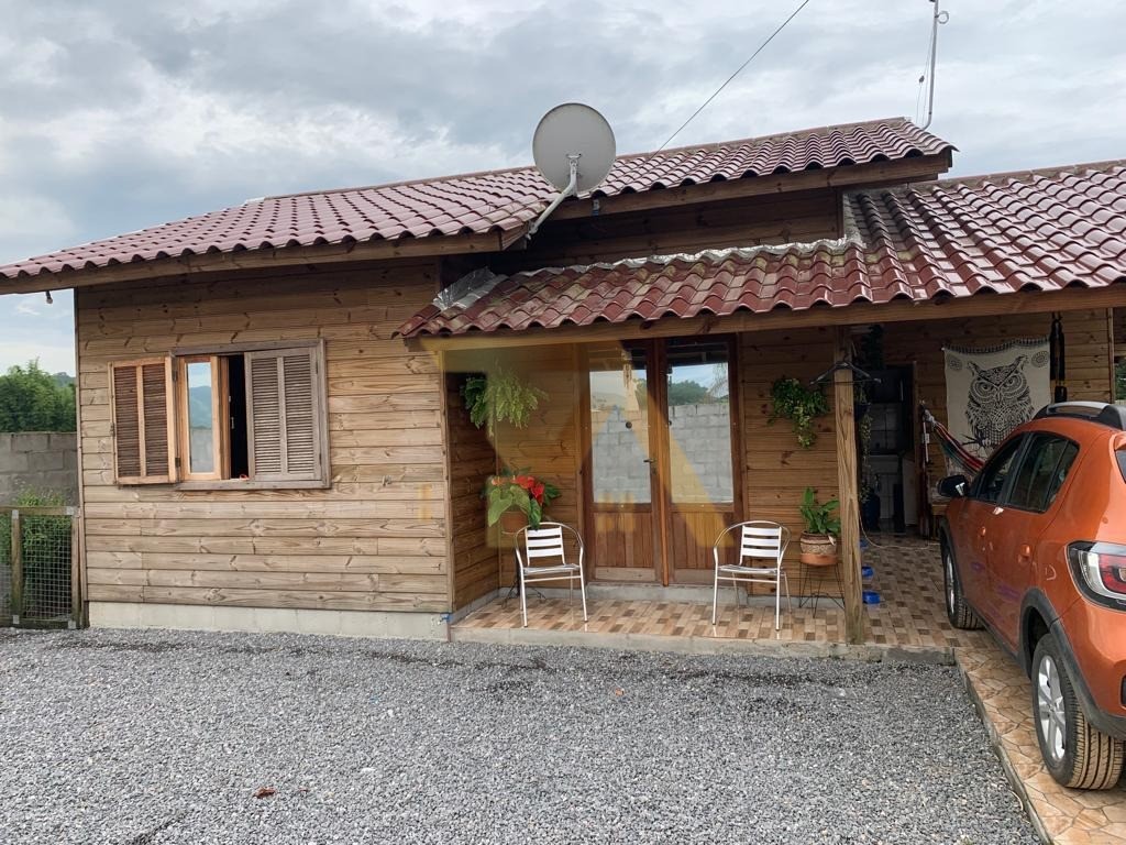 Casa com 2 Dormitórios à venda, 63 m² por R$ 200.000,00 Casa com 2 Dormitórios à venda, 63 m² por R$ 200.000,00