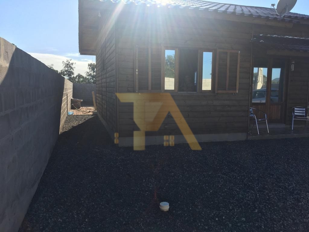 Casa com 2 Dormitórios à venda, 63 m² por R$ 200.000,00 Casa com 2 Dormitórios à venda, 63 m² por R$ 200.000,00