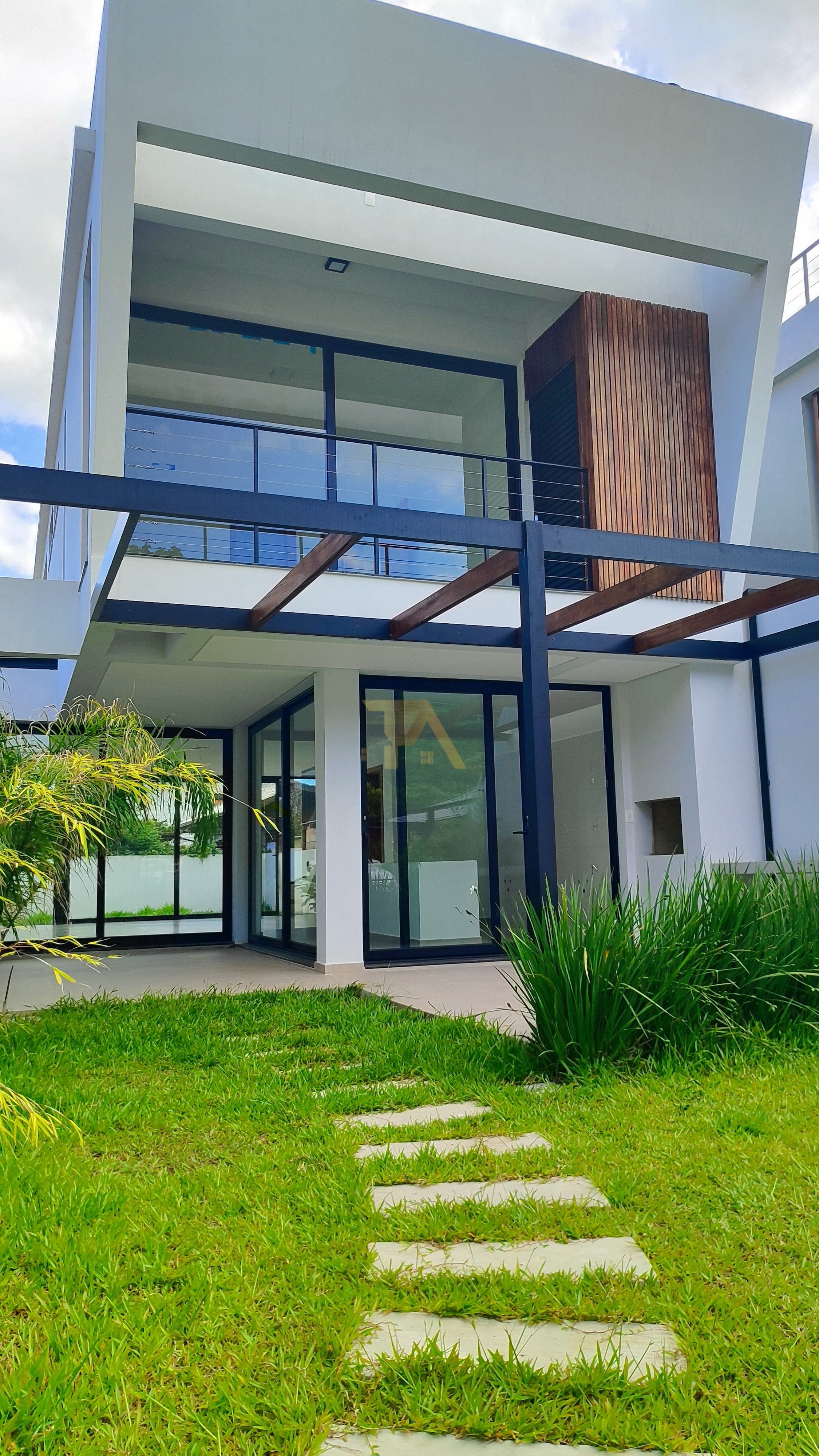 Casa à venda  no Siriú - Garopaba, SC. Imóveis