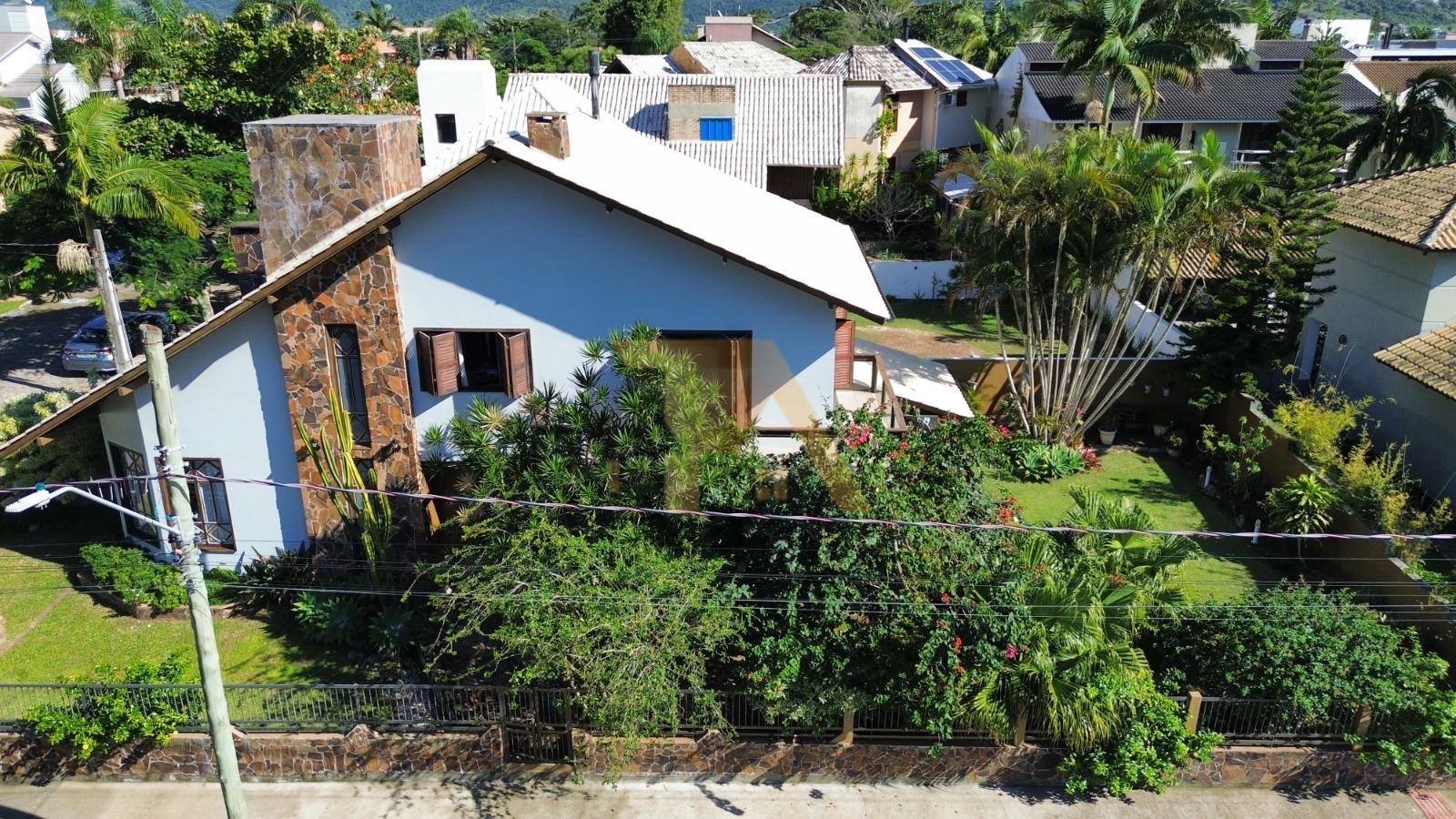 Casa à venda  no Jardim Panorâmico - Garopaba, SC. Imóveis