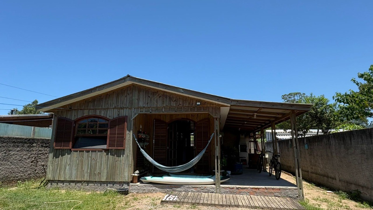 Casa com 2 Dormitórios à venda, 100 m² por R$ 330.000,00 Casa com 2 Dormitórios à venda, 100 m² por R$ 330.000,00