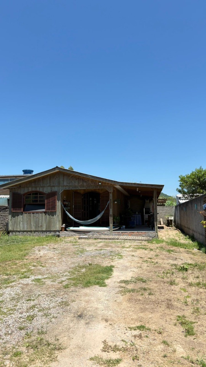 Casa com 2 Dormitórios à venda, 100 m² por R$ 330.000,00 Casa com 2 Dormitórios à venda, 100 m² por R$ 330.000,00