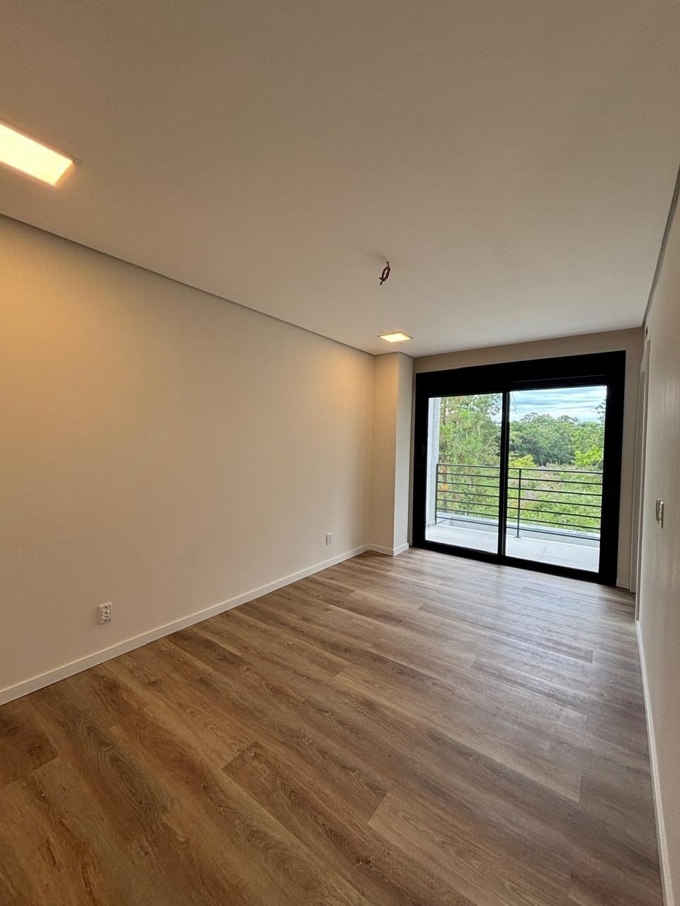Casa à Venda em Garopaba-SC: Conforto, Segurança e Qualidade de Vida! Unidade 1 na Planta e Unidade 2 Pronta para Morar. Venha Conhecer!
