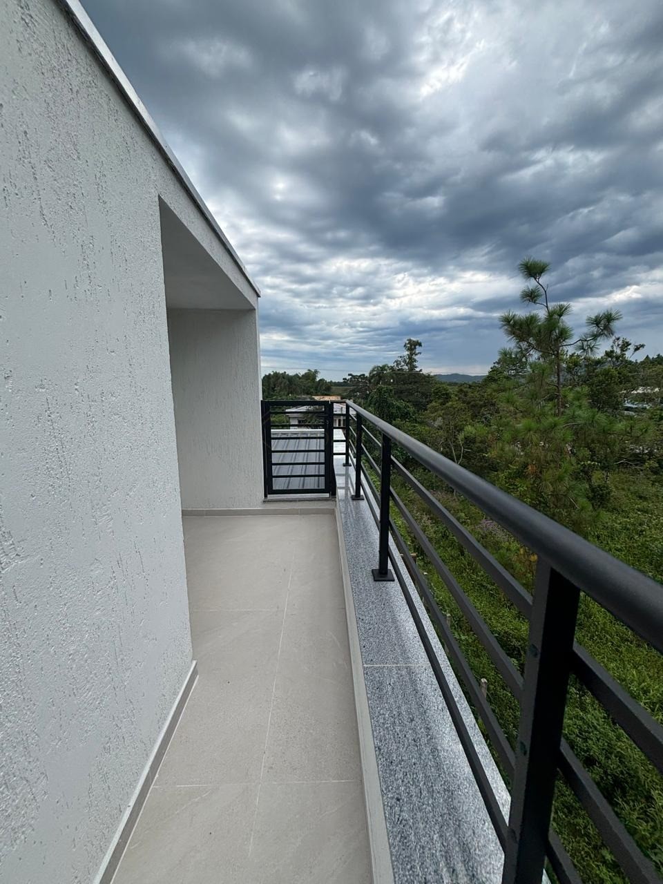 Casa à Venda em Garopaba-SC: Conforto, Segurança e Qualidade de Vida! Unidade 1 na Planta e Unidade 2 Pronta para Morar. Venha Conhecer!