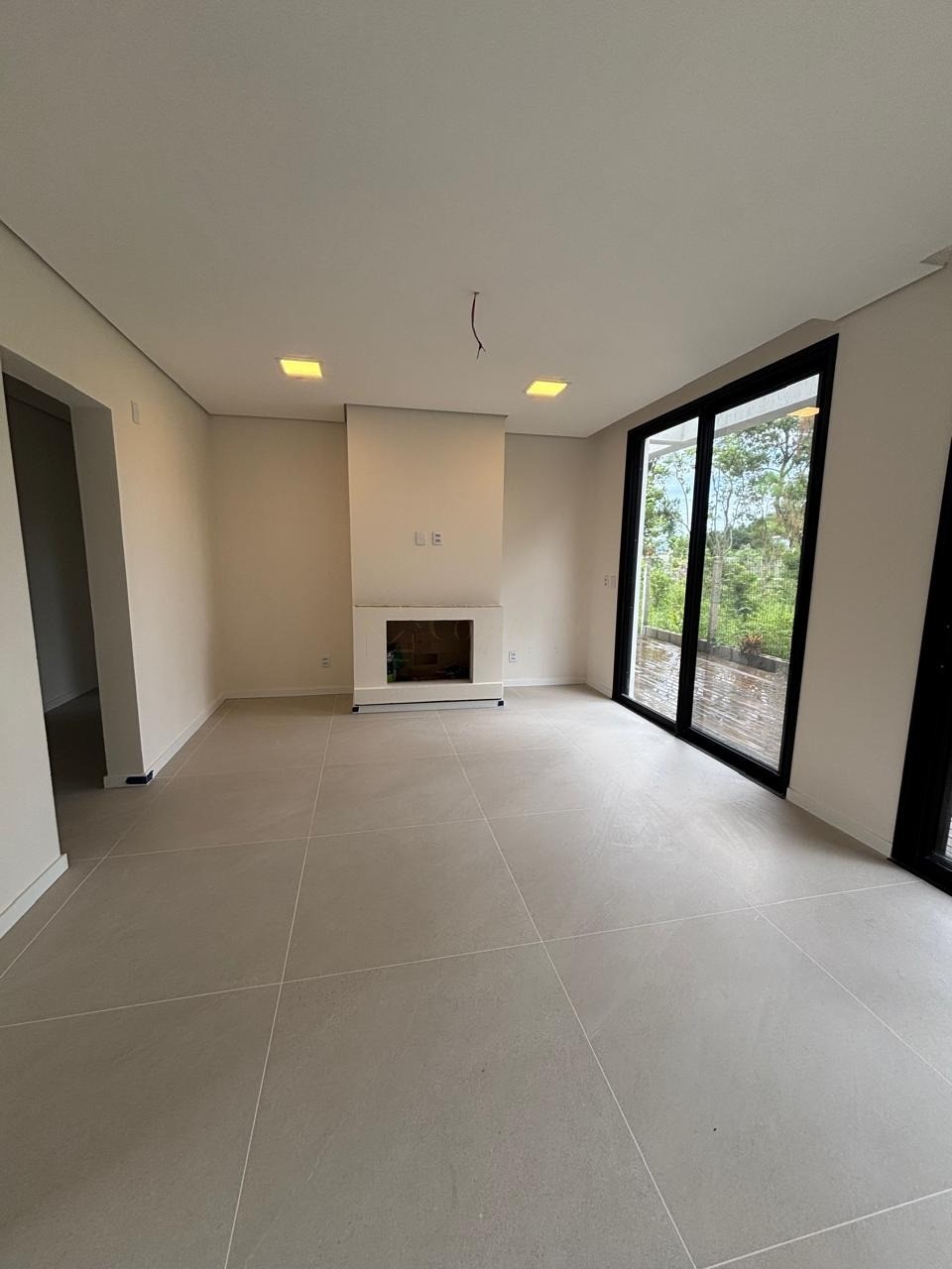 Casa à Venda em Garopaba-SC: Conforto, Segurança e Qualidade de Vida! Unidade 1 na Planta e Unidade 2 Pronta para Morar. Venha Conhecer!
