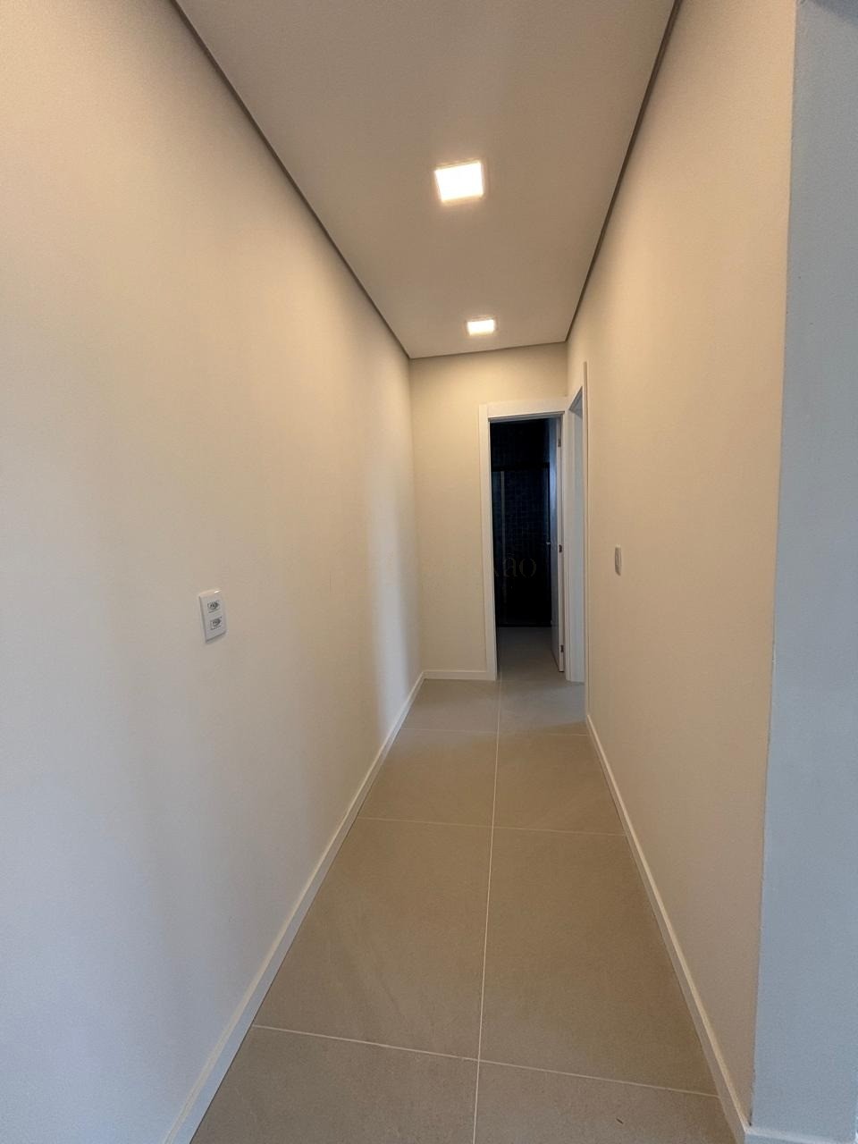 Casa à Venda em Garopaba-SC: Conforto, Segurança e Qualidade de Vida! Unidade 1 na Planta e Unidade 2 Pronta para Morar. Venha Conhecer!