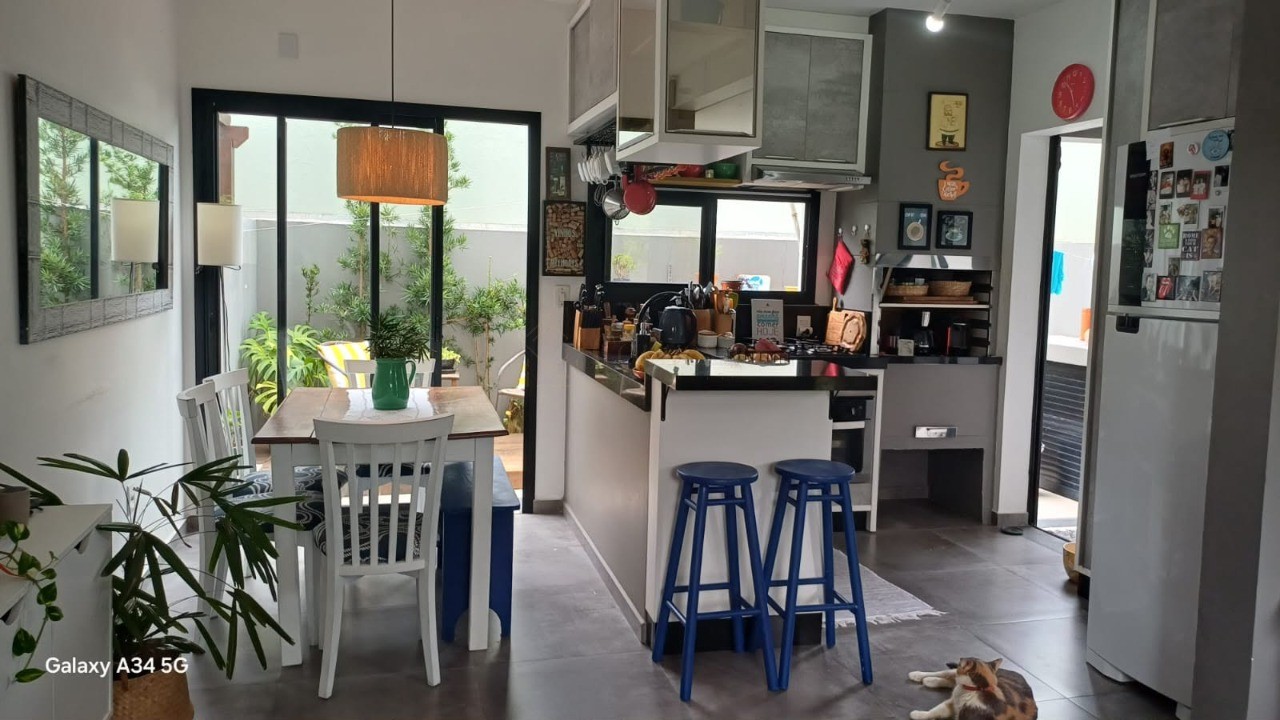 Imperdível oportunidade: Casa à venda em Garopaba-SC, bairro Campo Duna - 2 quartos, 2 suítes, 1 vaga de garagem, 82m².