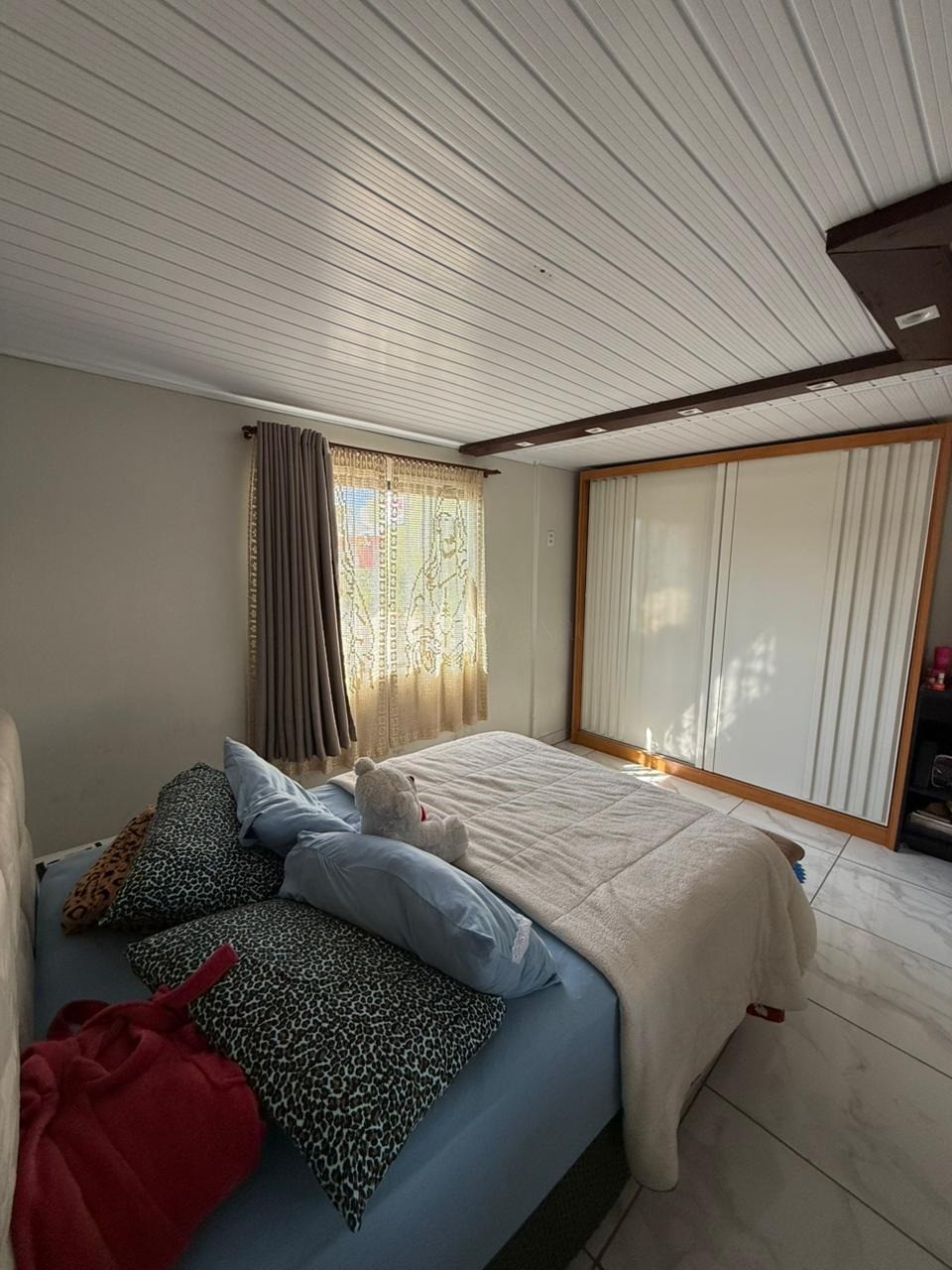 Maravilhosa Casa à Venda em Garopaba-SC, Campo Duna: 4 Quartos, 3 Salas, 5 Vagas de Garagem e 350 m² de Área construída.
