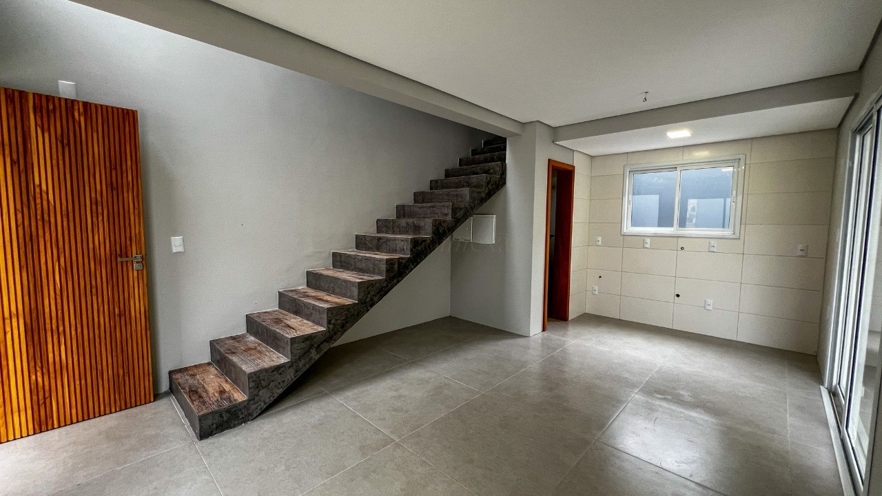 Sobrados no Centro de Garopaba: Casa à venda com 2 quartos, 2 banheiros e 91,37 m² - A partir de R$ 919 mil!