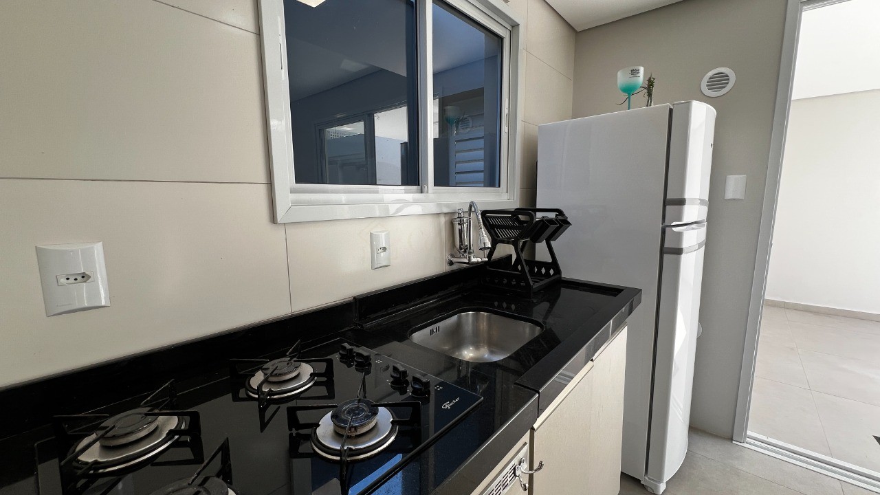 Sobrados no centro de garopaba: casa à venda com 2 quartos, 