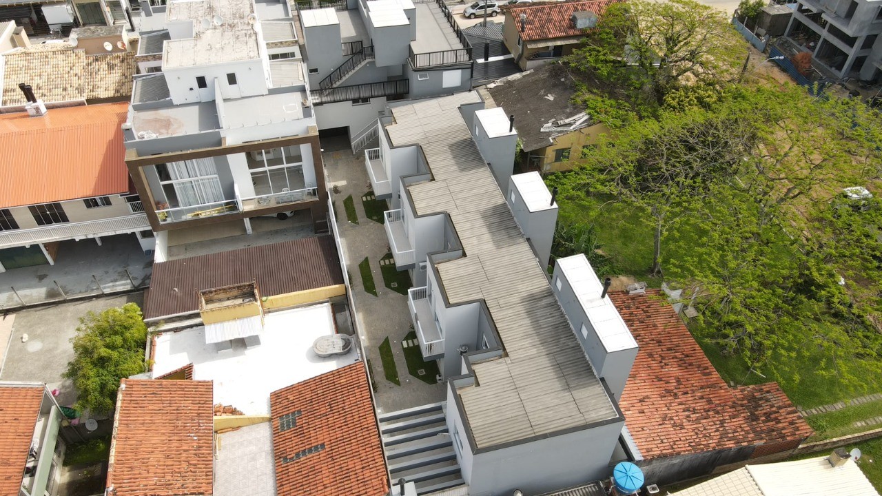 Sobrados no Centro de Garopaba: Casa à venda com 2 quartos, 2 banheiros e 91,37 m² - A partir de R$ 919 mil!