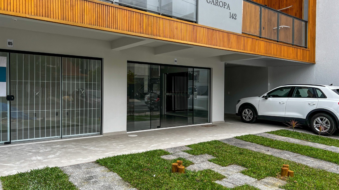 Sobrados no Centro de Garopaba: Casa à venda com 2 quartos, 2 banheiros e 91,37 m² - A partir de R$ 919 mil!