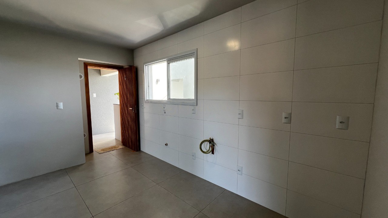 Sobrados no Centro de Garopaba: Casa à venda com 2 quartos, 2 banheiros e 91,37 m² - A partir de R$ 919 mil!