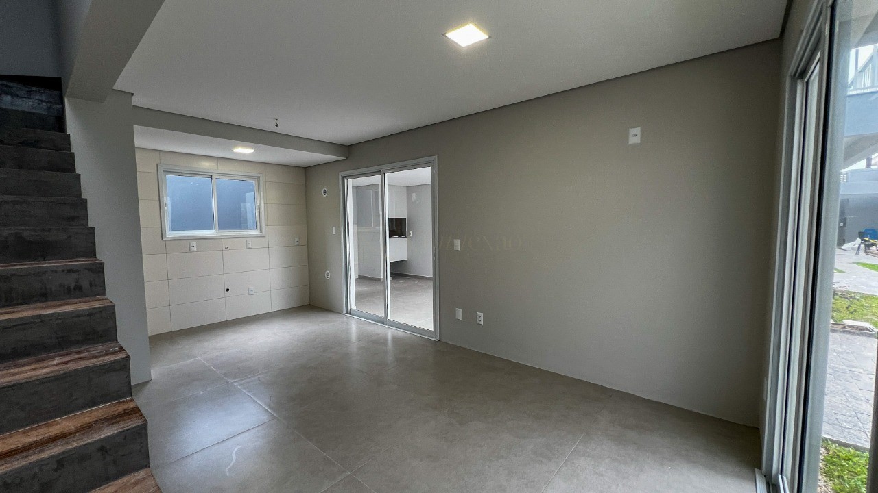 Sobrados no Centro de Garopaba: Casa à venda com 2 quartos, 2 banheiros e 91,37 m² - A partir de R$ 919 mil!