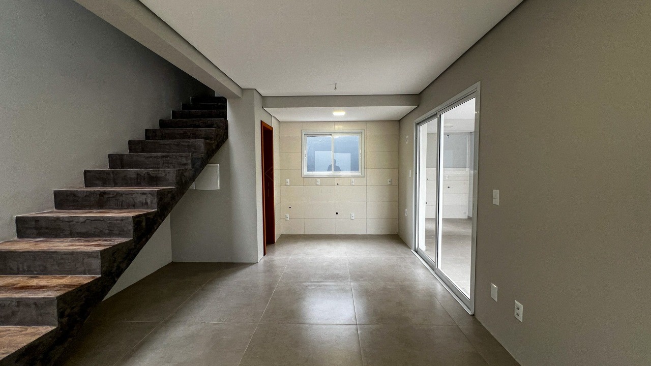 Sobrados no Centro de Garopaba: Casa à venda com 2 quartos, 2 banheiros e 91,37 m² - A partir de R$ 919 mil!