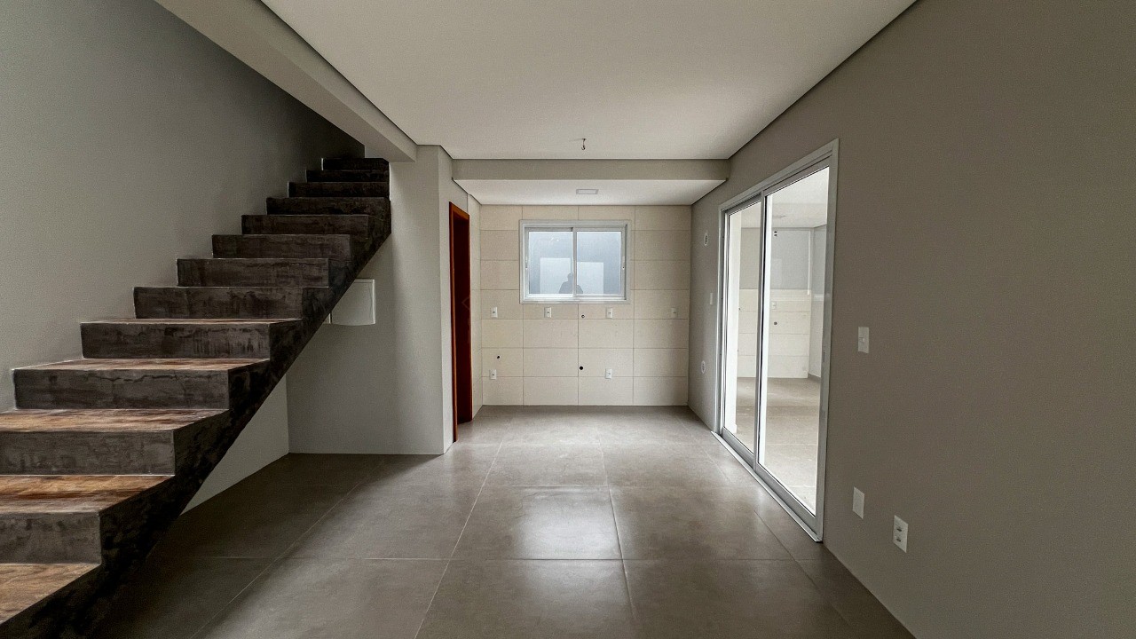 Sobrados no Centro de Garopaba: Casa à venda com 2 quartos, 2 banheiros e 91,37 m² - A partir de R$ 919 mil!