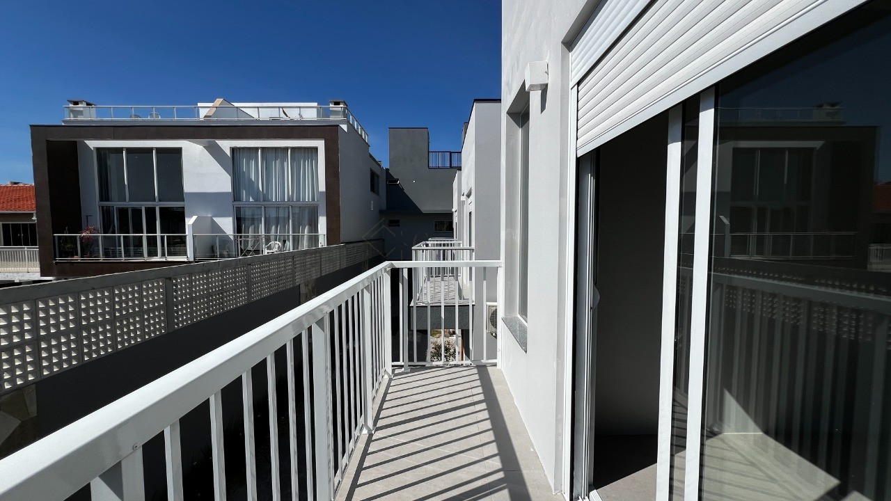 Sobrados no Centro de Garopaba: Casa à venda com 2 quartos, 2 banheiros e 91,37 m² - A partir de R$ 919 mil!