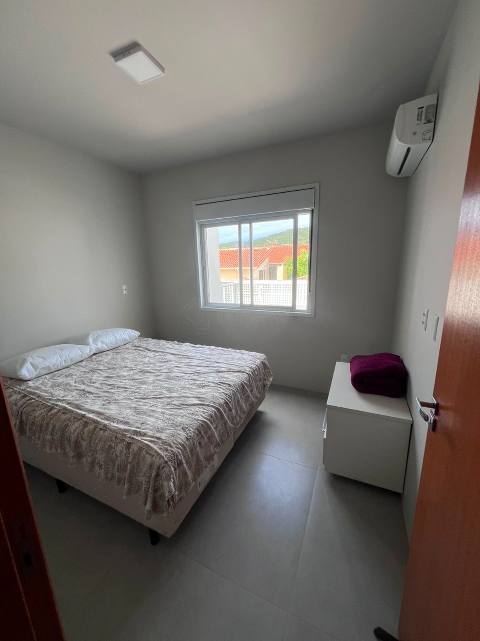Sobrados no Centro de Garopaba: Casa à venda com 2 quartos, 2 banheiros e 91,37 m² - A partir de R$ 919 mil!