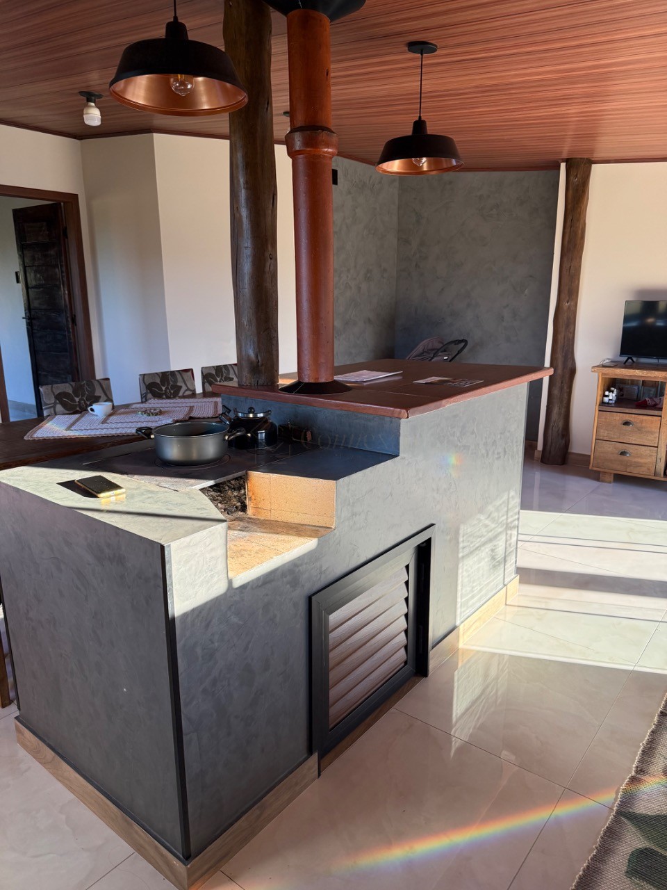 Imperdível residência à venda em Garopaba-SC, bairro Ressacada: 3 quartos, 2 salas, 5 vagas e 980m² de área!