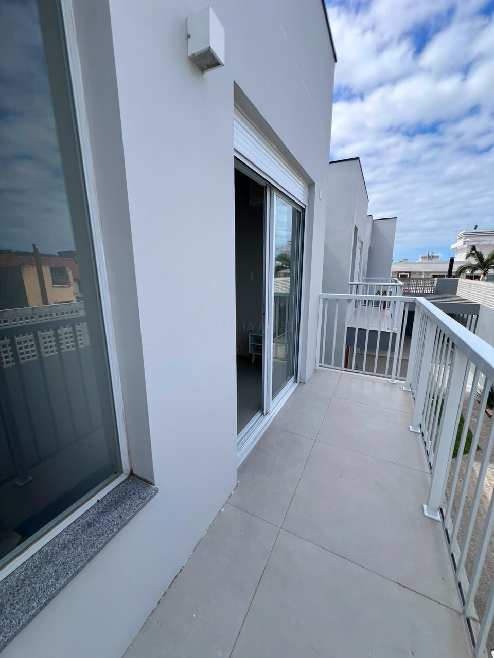 Sobrados no Centro de Garopaba: Casa à venda com 2 quartos, 2 banheiros e 91,37 m² - A partir de R$ 919 mil!
