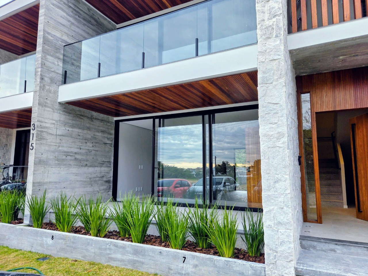 Apartamento de luxo à venda em Garopaba-SC, bairro Ferraz! 2 quartos, 2 suítes, 1 sala, 3 banheiros, 1 vaga de garagem e 178,05 m².
