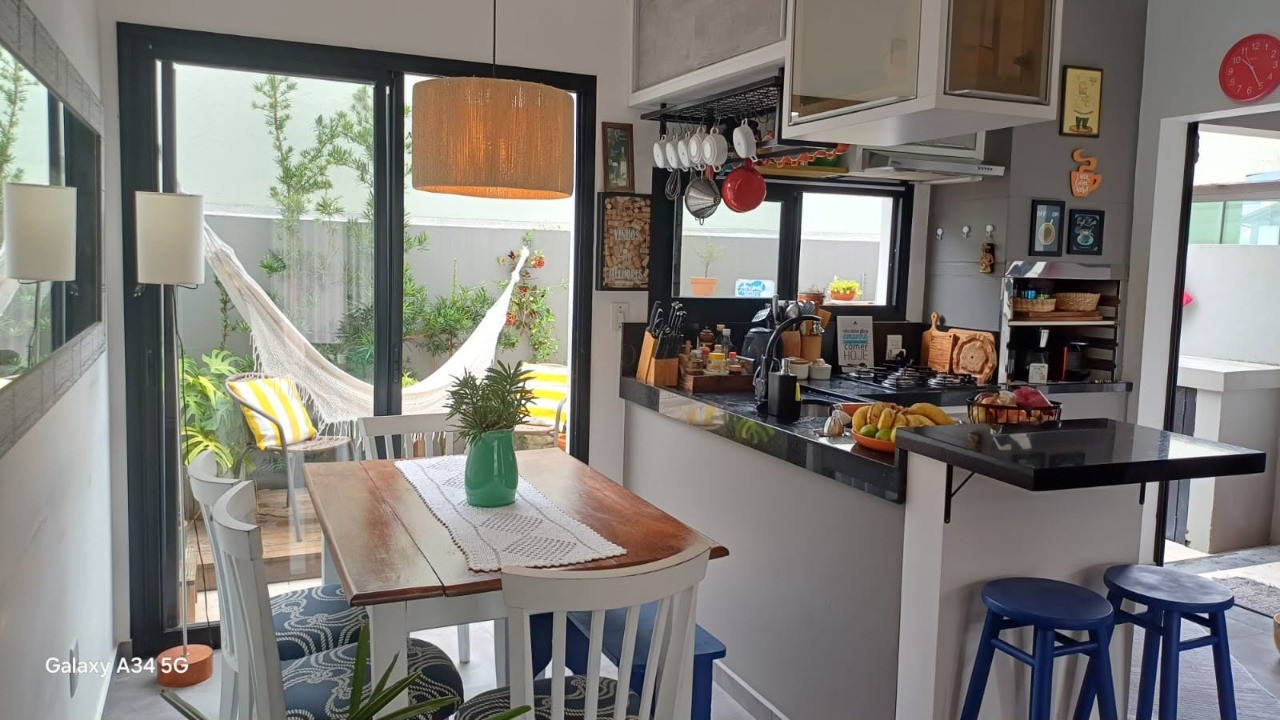 Imperdível oportunidade: Casa à venda em Garopaba-SC, bairro Campo Duna - 2 quartos, 2 suítes, 1 vaga de garagem, 82m².