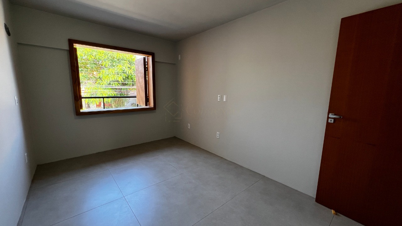 Sobrados no Centro de Garopaba: Casa à venda com 2 quartos, 2 banheiros e 91,37 m² - A partir de R$ 919 mil!