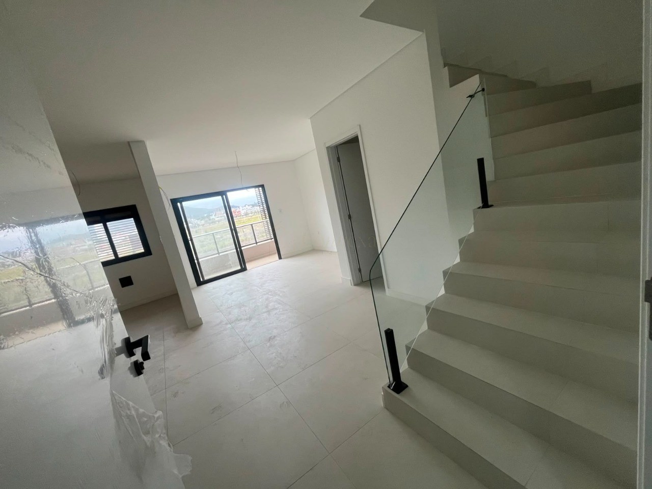 Imóvel imperdível: apartamento à venda no Centro de Imbituba-SC, 2 quartos, 1 suíte, 1 sala, 1 banheiro, 1 vaga, 62,46 m².