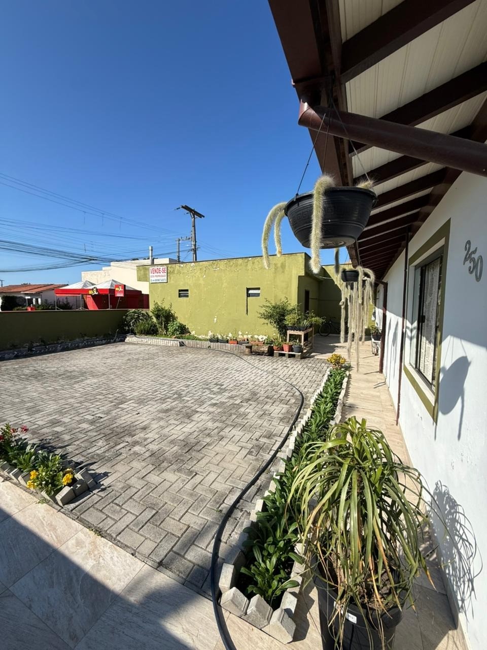 Maravilhosa Casa à Venda em Garopaba-SC, Campo Duna: 4 Quartos, 3 Salas, 5 Vagas de Garagem e 350 m² de Área construída.