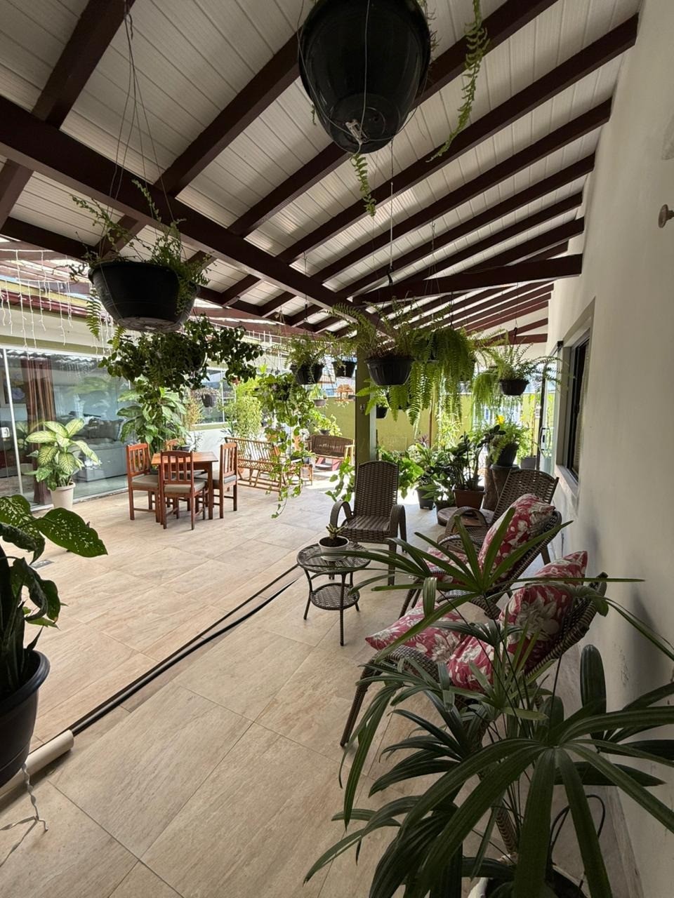 Maravilhosa Casa à Venda em Garopaba-SC, Campo Duna: 4 Quartos, 3 Salas, 5 Vagas de Garagem e 350 m² de Área construída.