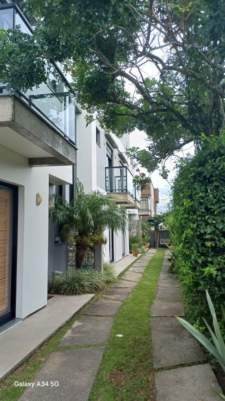 Imperdível oportunidade: Casa à venda em Garopaba-SC, bairro Campo Duna - 2 quartos, 2 suítes, 1 vaga de garagem, 82m².