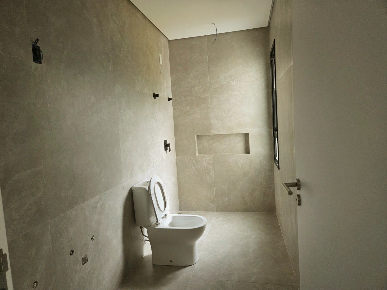 Apartamento de luxo à venda em Garopaba-SC, bairro Ferraz! 2 quartos, 2 suítes, 1 sala, 3 banheiros, 1 vaga de garagem e 178,05 m².