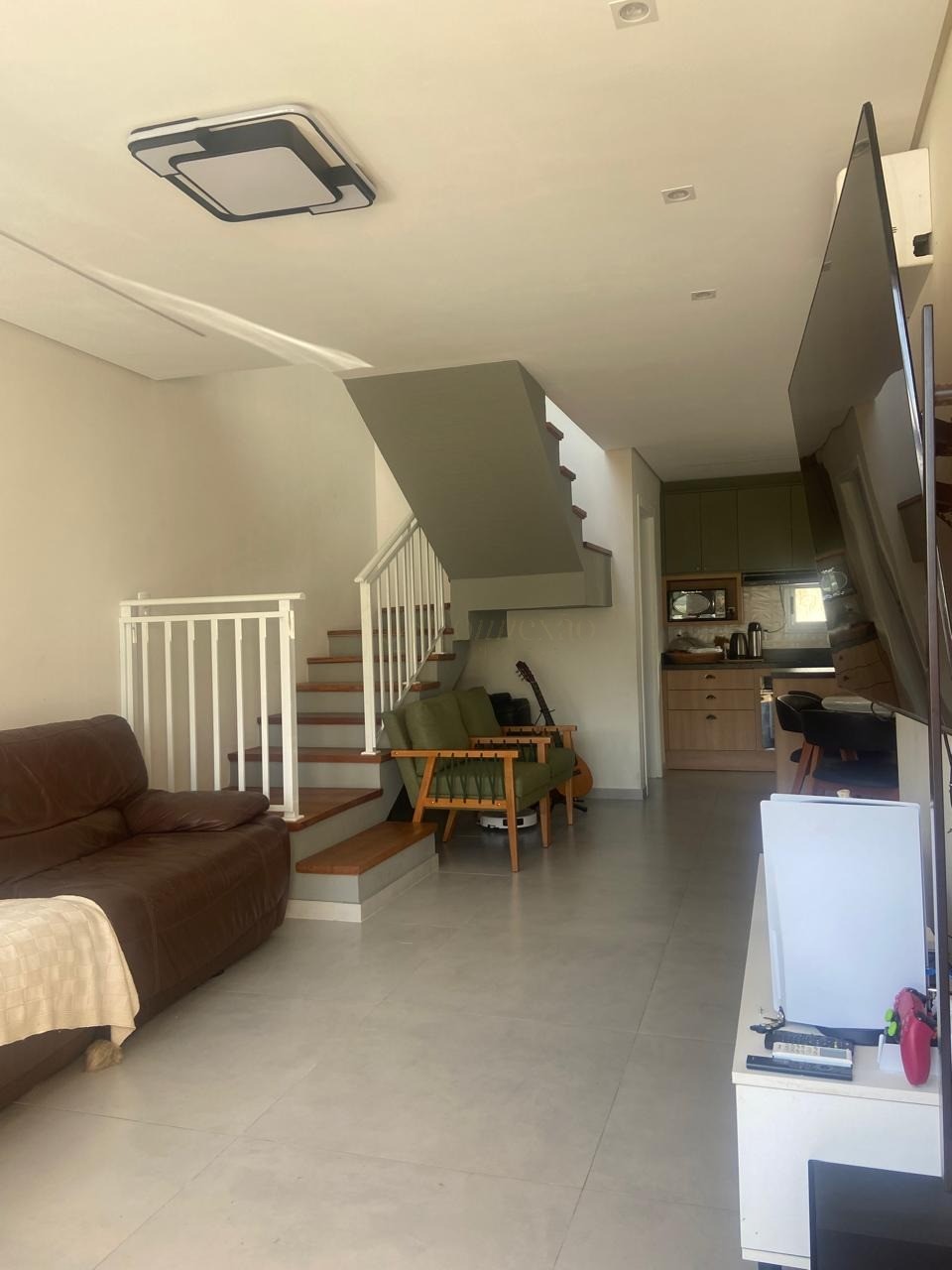 Imperdível! Casa à venda em Garopaba-SC, bairro Ambrósio, 3 quartos, 2 suítes, 3 banheiros, 1 vaga de garagem.