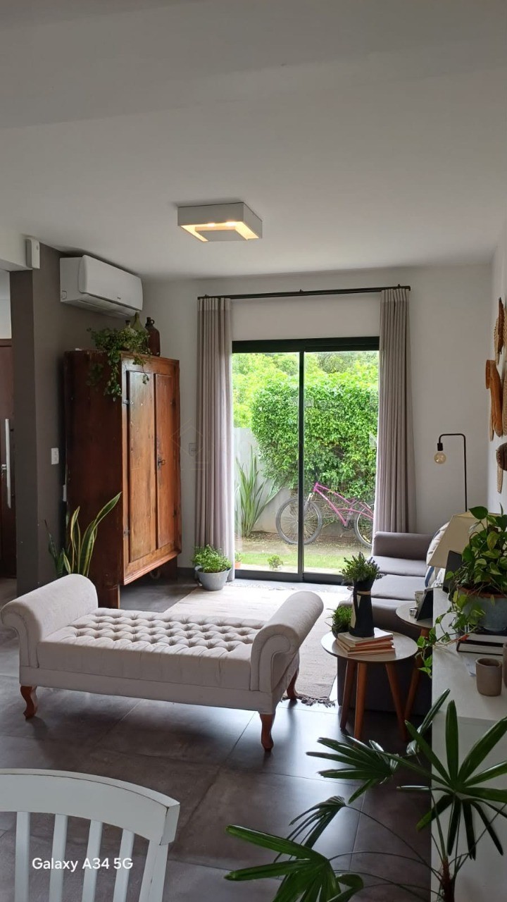 Imperdível oportunidade: Casa à venda em Garopaba-SC, bairro Campo Duna - 2 quartos, 2 suítes, 1 vaga de garagem, 82m².