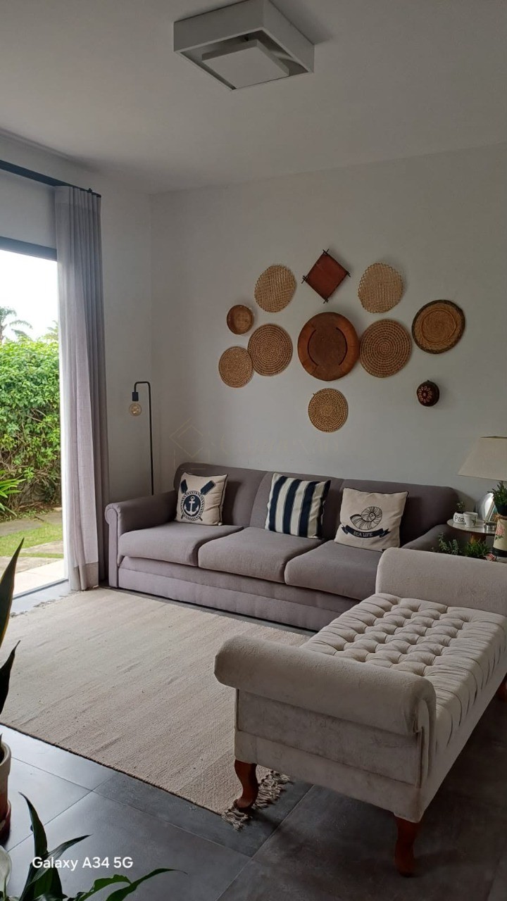 Imperdível oportunidade: Casa à venda em Garopaba-SC, bairro Campo Duna - 2 quartos, 2 suítes, 1 vaga de garagem, 82m².