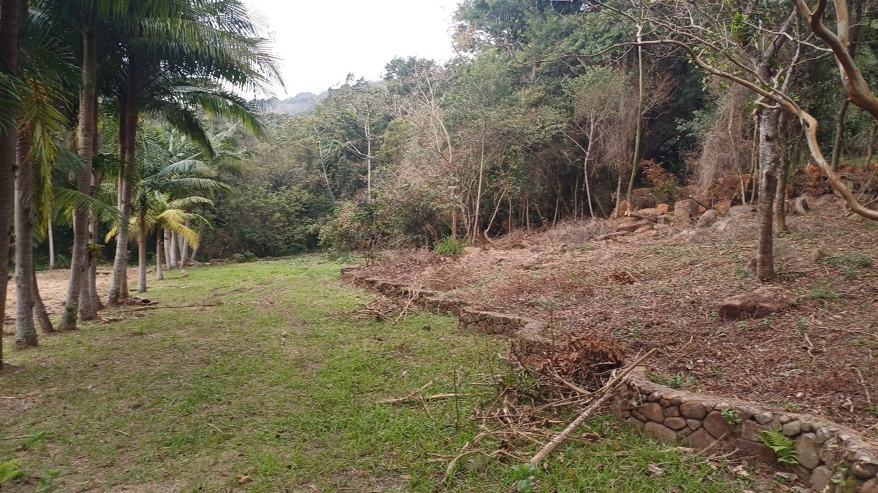 Excelente Terreno Regularizado para Construção e Investimento em Garopaba 1.528 m²