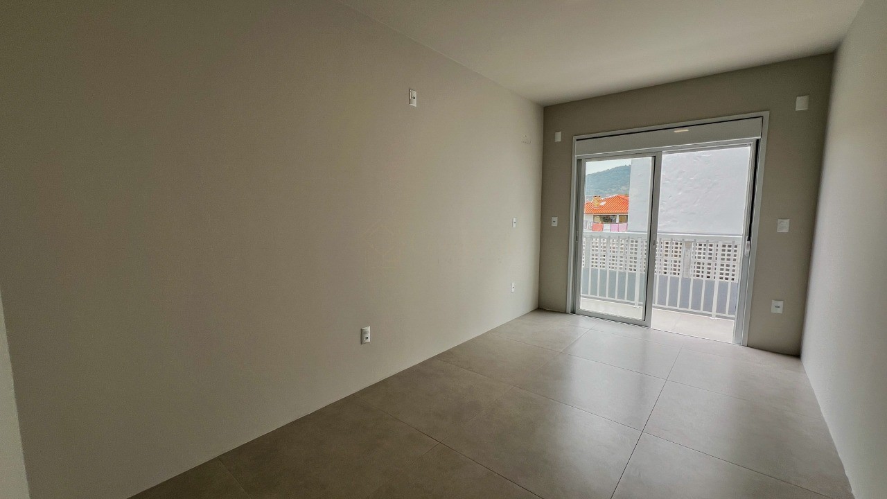 Sobrados no Centro de Garopaba: Casa à venda com 2 quartos, 2 banheiros e 91,37 m² - A partir de R$ 919 mil!