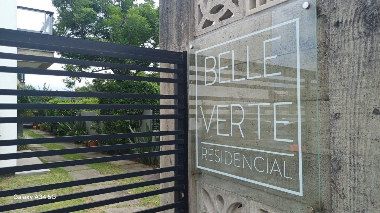 Imperdível oportunidade: Casa à venda em Garopaba-SC, bairro Campo Duna - 2 quartos, 2 suítes, 1 vaga de garagem, 82m².