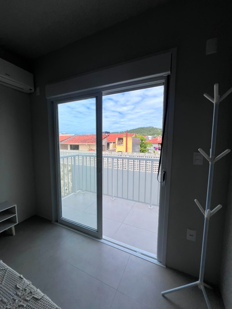 Sobrados no Centro de Garopaba: Casa à venda com 2 quartos, 2 banheiros e 91,37 m² - A partir de R$ 919 mil!