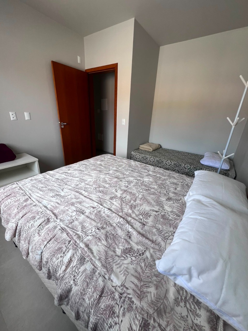 Sobrados no Centro de Garopaba: Casa à venda com 2 quartos, 2 banheiros e 91,37 m² - A partir de R$ 919 mil!