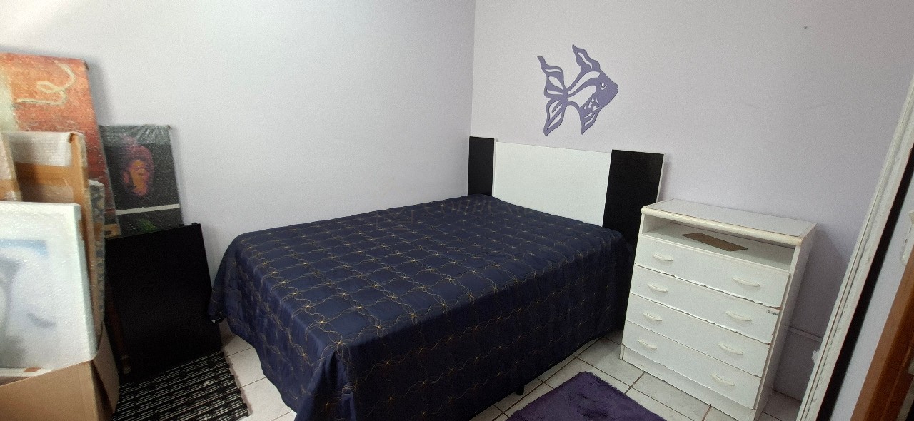 Imperdível casa à venda no Centro de Garopaba-SC com 5 quartos, 1 sala, 2 banheiros, 2 vagas de garagem!