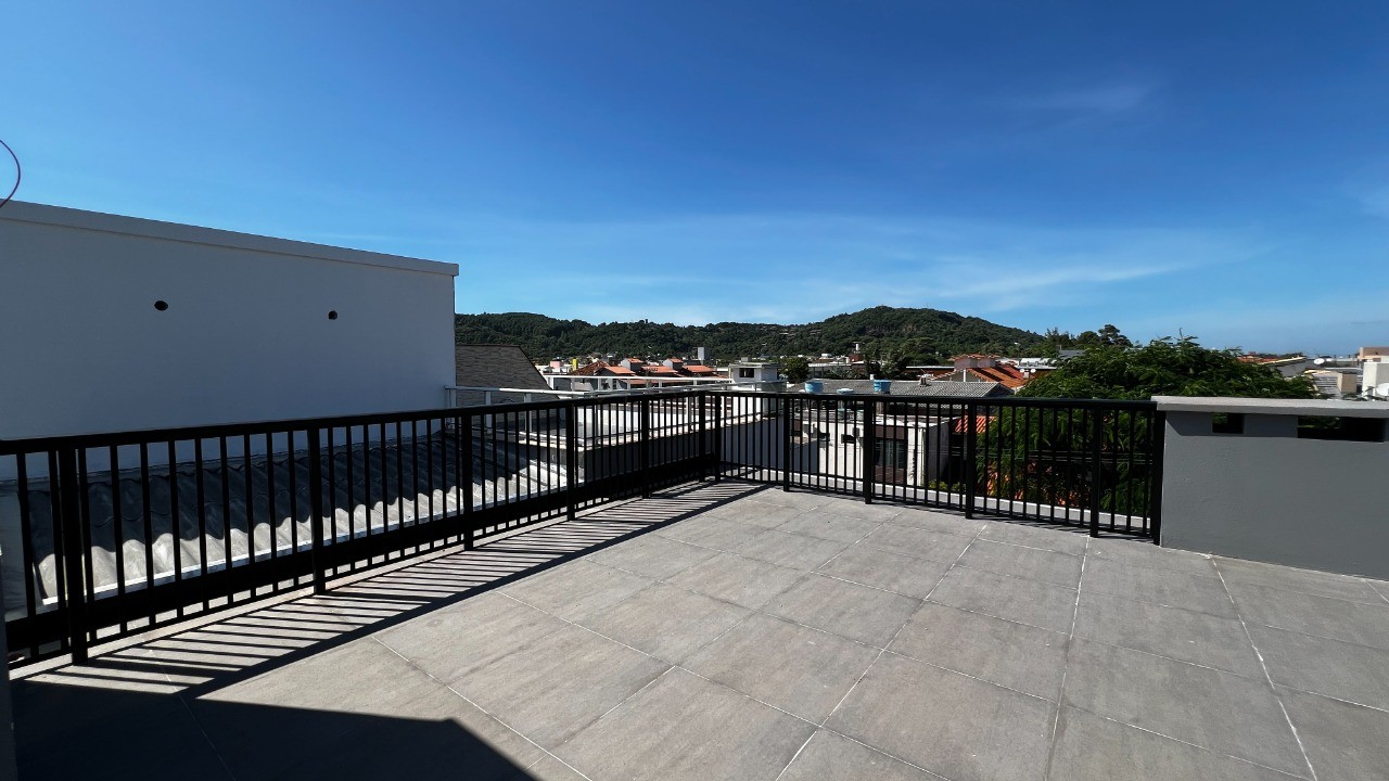 Sobrados no Centro de Garopaba: Casa à venda com 2 quartos, 2 banheiros e 91,37 m² - A partir de R$ 919 mil!