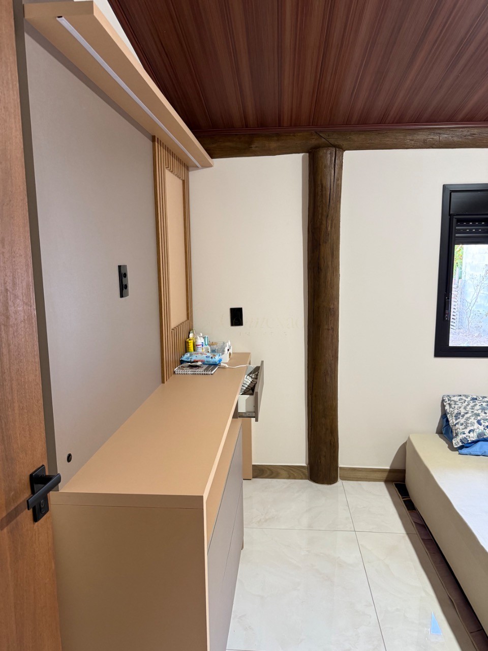 Imperdível residência à venda em Garopaba-SC, bairro Ressacada: 3 quartos, 2 salas, 5 vagas e 980m² de área!