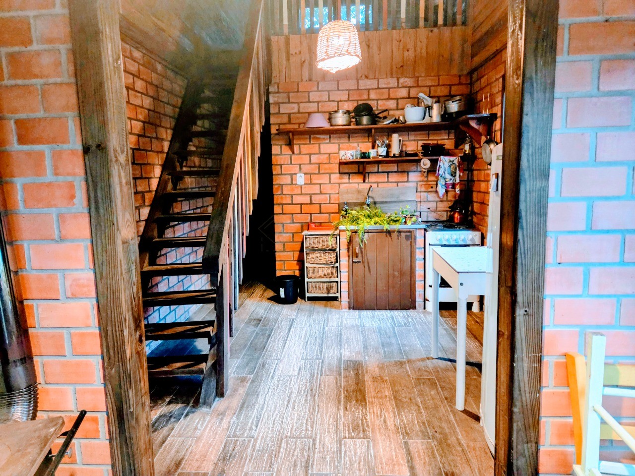 Oportunidade Única: Pousada Comercial à Venda em Imbituba -SC, Bairro Ibiraquera! 1 Sala, 6 Banheiros, 4 Vagas, 70m²!
