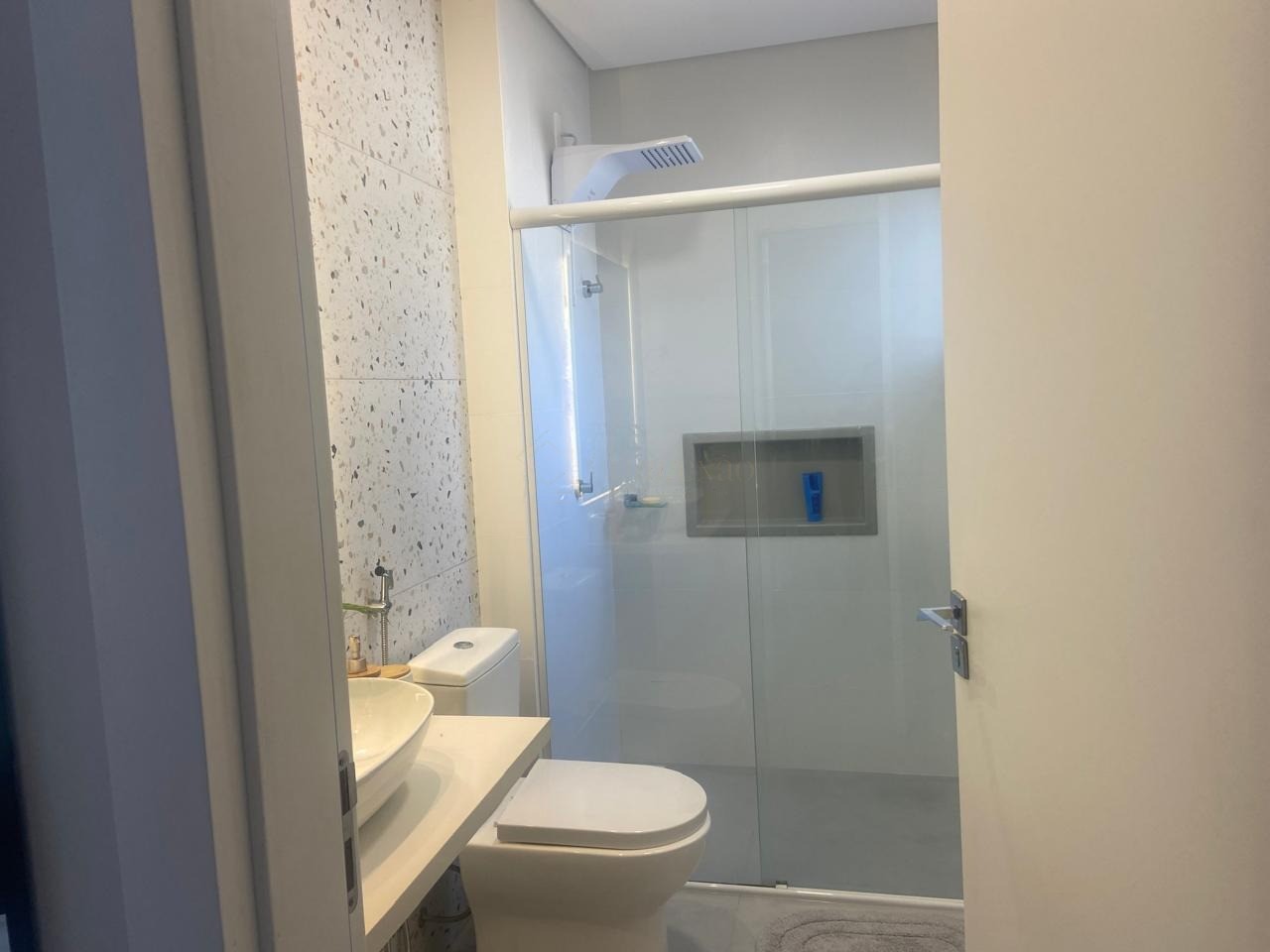 Imperdível! Casa à venda em Garopaba-SC, bairro Ambrósio, 3 quartos, 2 suítes, 3 banheiros, 1 vaga de garagem.