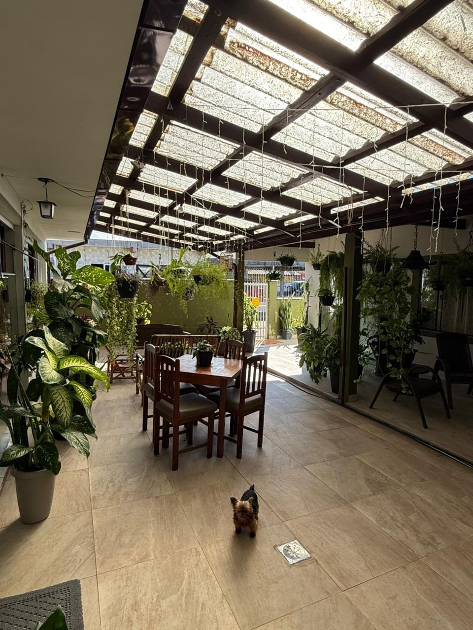 Maravilhosa Casa à Venda em Garopaba-SC, Campo Duna: 4 Quartos, 3 Salas, 5 Vagas de Garagem e 350 m² de Área construída.