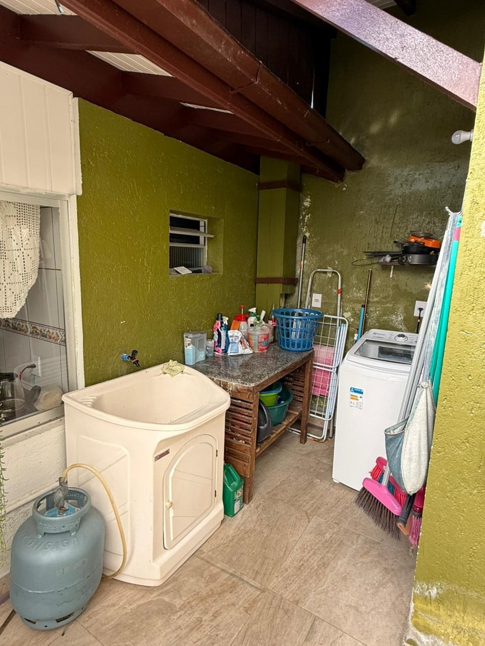 Maravilhosa Casa à Venda em Garopaba-SC, Campo Duna: 4 Quartos, 3 Salas, 5 Vagas de Garagem e 350 m² de Área construída.