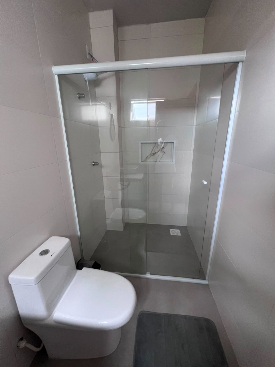 Sobrados no Centro de Garopaba: Casa à venda com 2 quartos, 2 banheiros e 91,37 m² - A partir de R$ 919 mil!