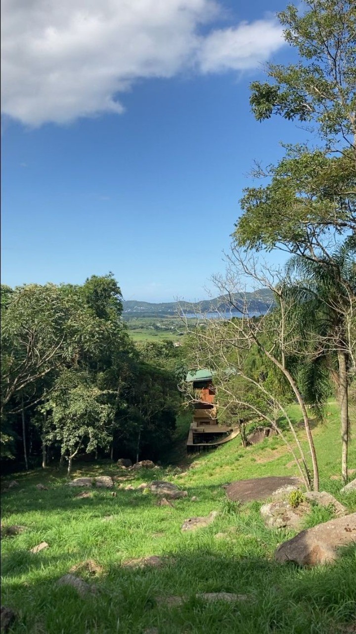 Terreno de 2.076,16 m² em condomínio exclusivo em garopaba-s