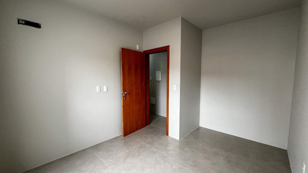 Sobrados no Centro de Garopaba: Casa à venda com 2 quartos, 2 banheiros e 91,37 m² - A partir de R$ 919 mil!